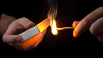 Nieszczęśliwy incydent w Bielawie: Dwoje małych dzieci doznało poparzeń