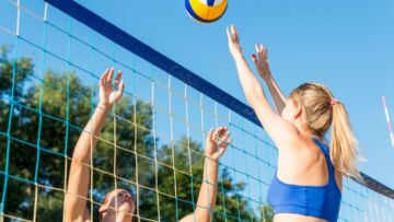 Moc siatkarskich emocji w Bielawie – IM REKORD Volley Jelcz-Laskowice kontra miejscowa drużyna