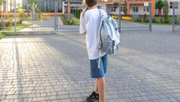 Program "Bezpieczna droga do szkoły" zapewniający bezpieczeństwo młodym mieszkańcom Bielawy wznowiony w wrześniu