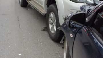 Zderzenie na ulicy Bielawskiej w Pieszycach – 49-letni mężczyzna staje przed obliczem prawa
