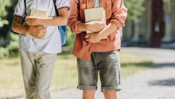 Edukacyjna Przygoda w Dzierżoniowie: Odkryj Szkoły Ponadpodstawowe!