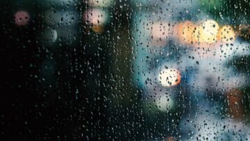Wojewoda Dolnośląski ostrzega przed upałami i burzami – zachowaj ostrożność!